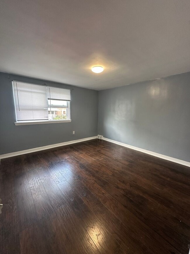 Building Photo - 6646 Perry Ave