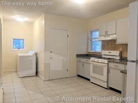 Building Photo - 83 Yorktown St