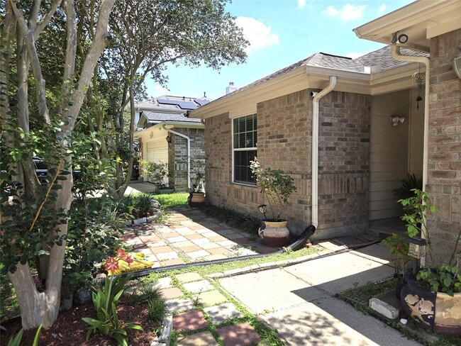 Building Photo - 18011 Featherfield Ln