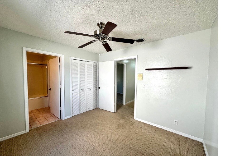 Building Photo - 2698 Linkside Dr