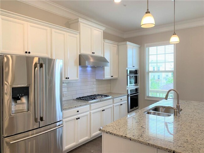 Building Photo - 404 Caravelle Walk