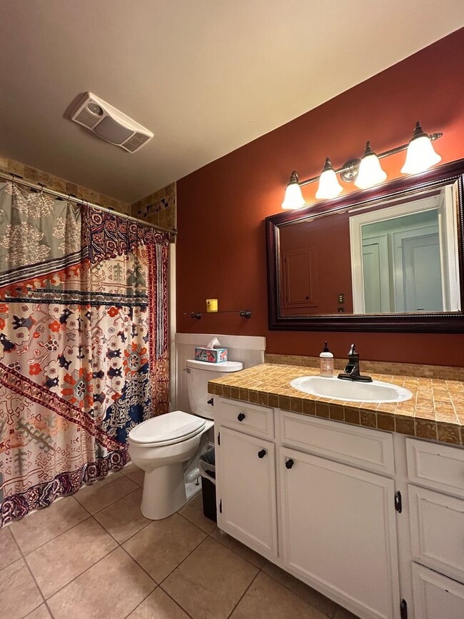 Building Photo - Spacious 3BR/2BA Home Near Downtown Boone & ASU