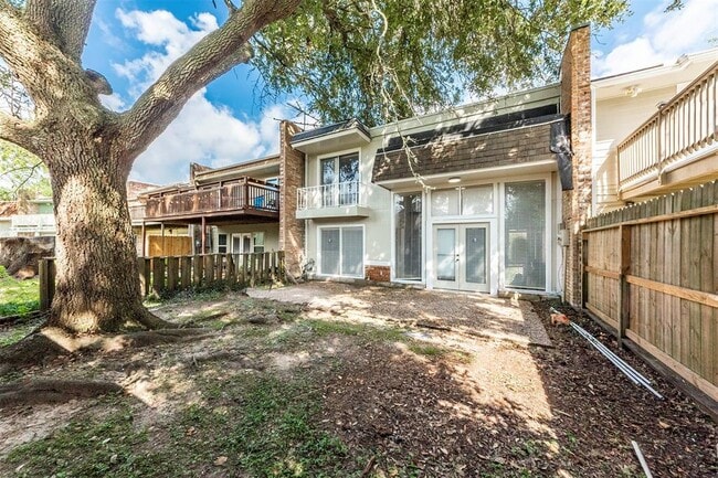 Building Photo - 2 Dorado Dr