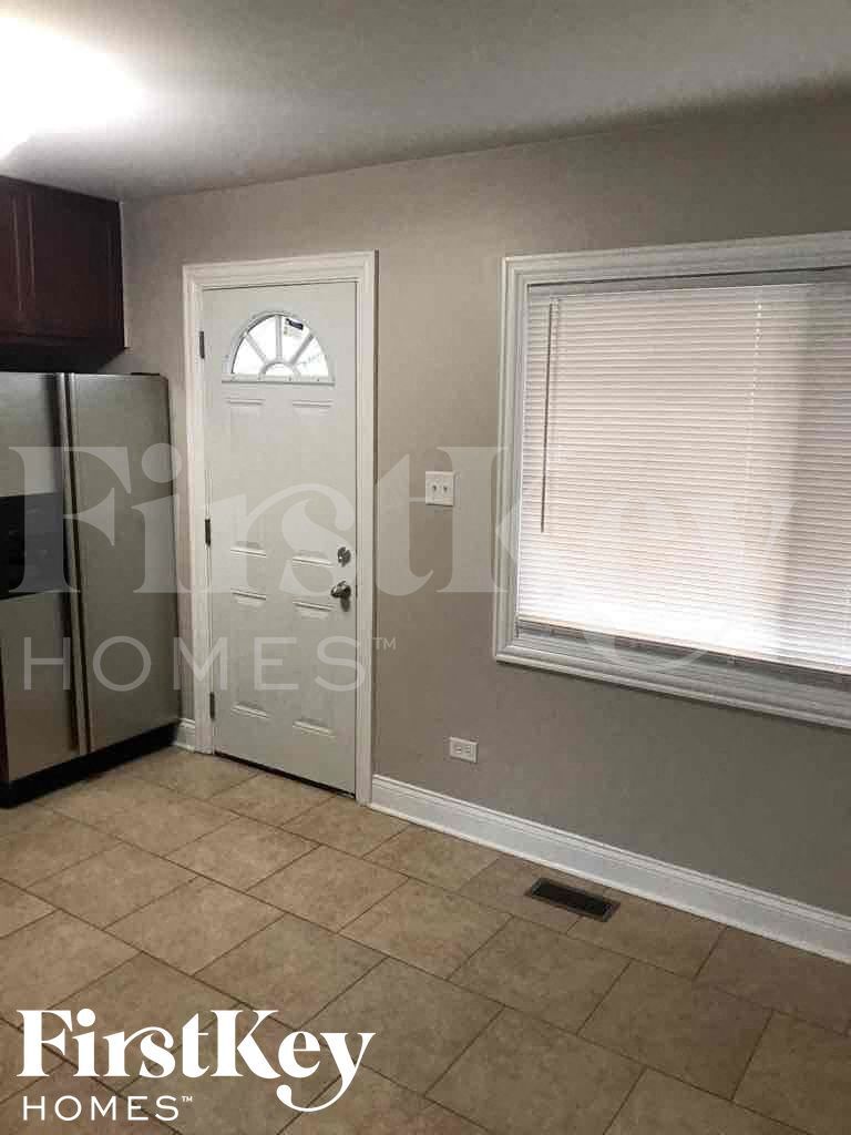 Building Photo - 430 E Clark St