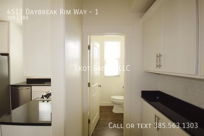 Building Photo - 4517 Daybreak Rim Way