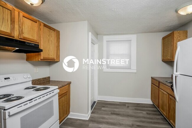 Building Photo - 4 Bedroom Pet-Friendly Home in Louisville, KY with Main Street Renewal