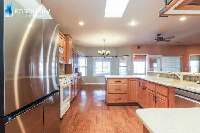 Building Photo - 15310 S Kline Pl