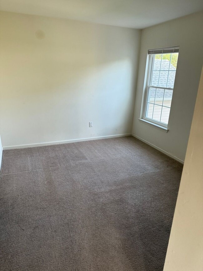 Building Photo - 2 Bed 2 Bath Condo in Council Rock School ...