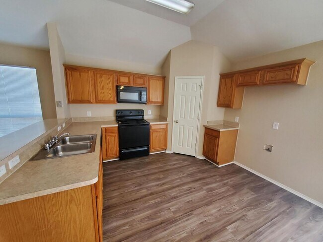 Building Photo - Spacious 4 bedroom home!  Dallas ISD
