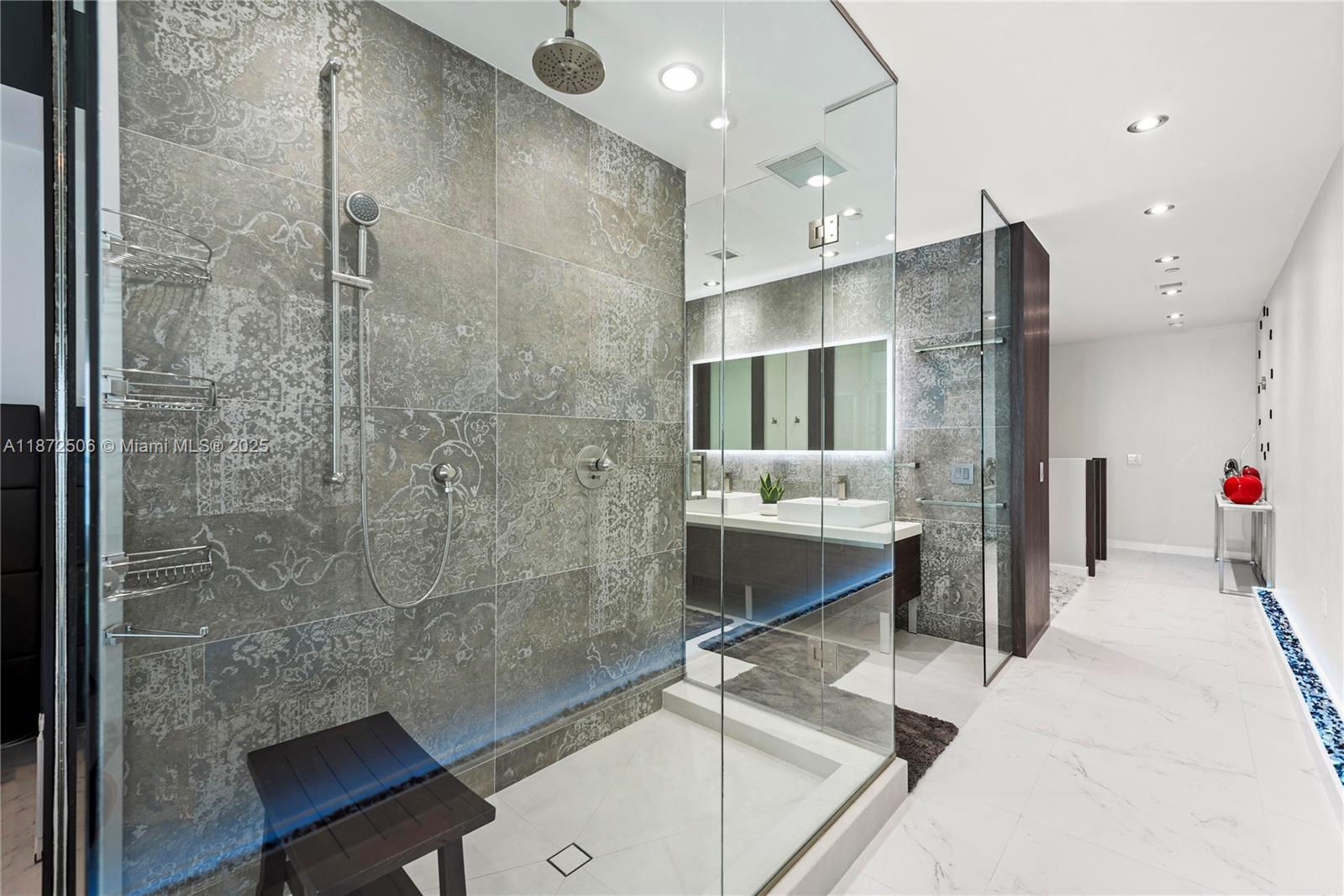 Building Photo - 1100 Biscayne Blvd