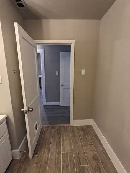 Building Photo - 1022 W Morgan St