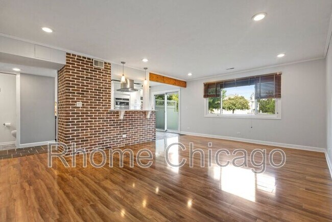 Building Photo - 821 Dighton Ln