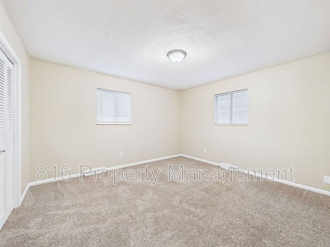 Building Photo - 131 S Crescent Ave