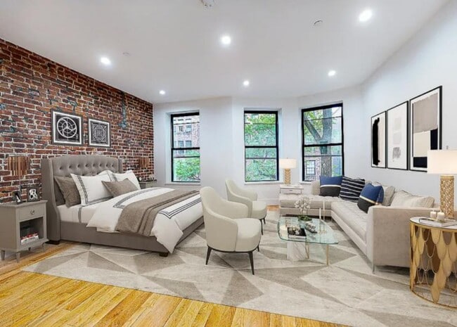 Building Photo - 15 W 94th St