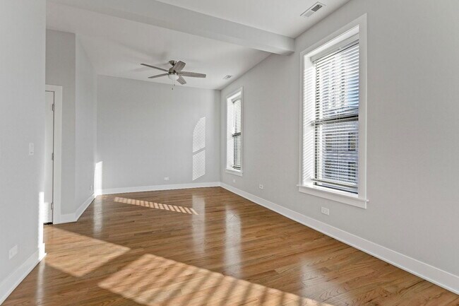 Building Photo - 2109 N Sedgwick St