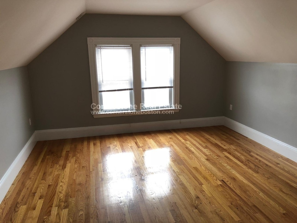 Building Photo - 122 Calumet St