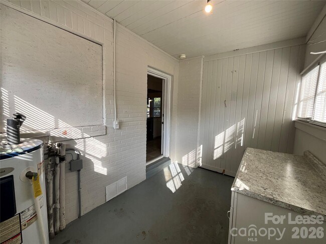 Building Photo - 3820 Freedom Dr