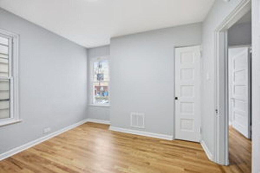 Building Photo - 312 Midland Ave