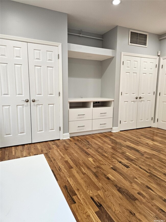 Building Photo - 93 Hempstead Ave