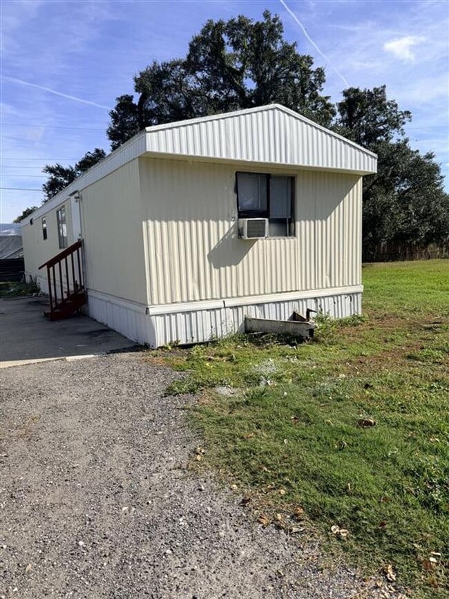 Building Photo - *RENT TO OWN* - PLANT CITY 2/1