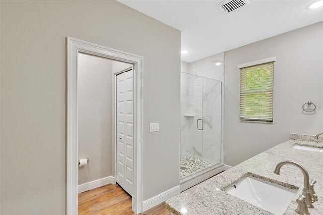 Building Photo - 1604 Rowland Dr