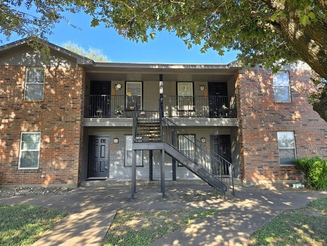 Primary Photo - 2/1 Fourplex in Midway ISD!