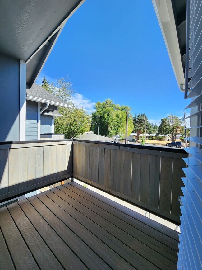 Building Photo - Beautiful Brand New Modern Apartment Homes...