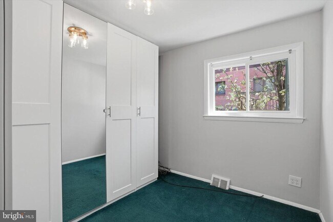 Building Photo - 169 Juniper Rd