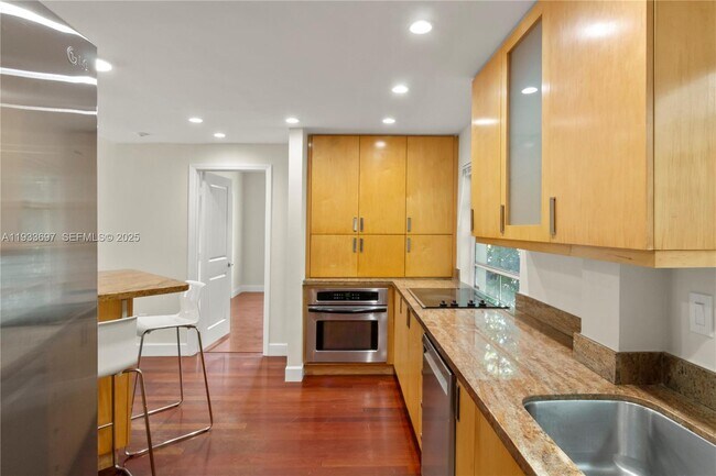 Building Photo - 1605 Euclid Ave