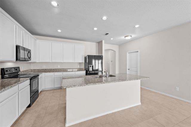 Building Photo - 4244 Leeds Dr