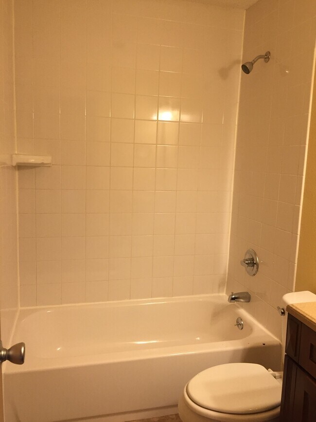 Building Photo - One Bedroom in Wimbledon!