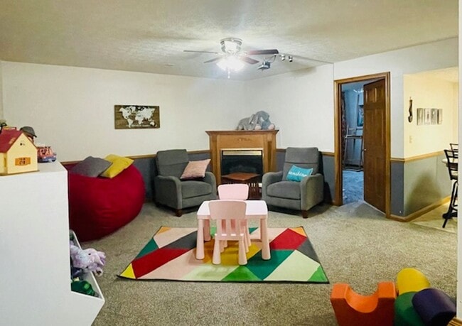 Building Photo - 806 Foxfire Rd