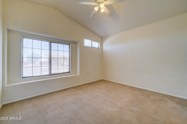 Building Photo - 8900 E Rainier Dr