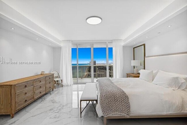 Building Photo - 1830 S Ocean Dr