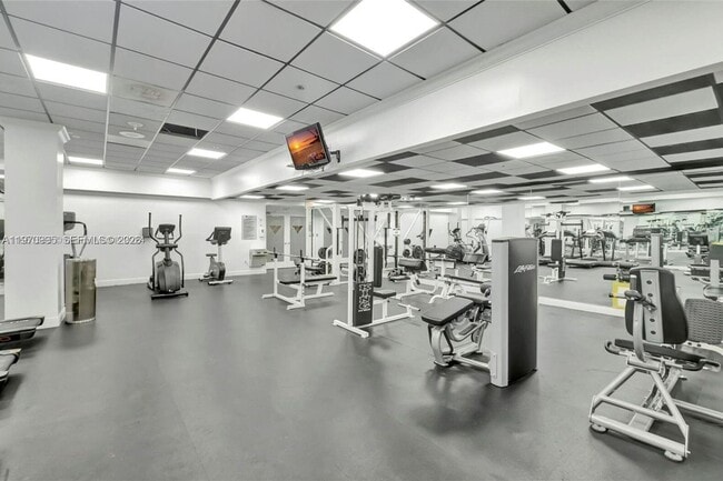 Building Photo - 555 NE 15th St