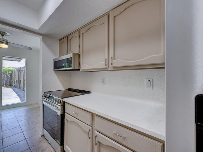 Building Photo - 1710 Cinnamon Path