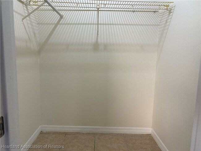 Building Photo - 4817 Vilabella Dr