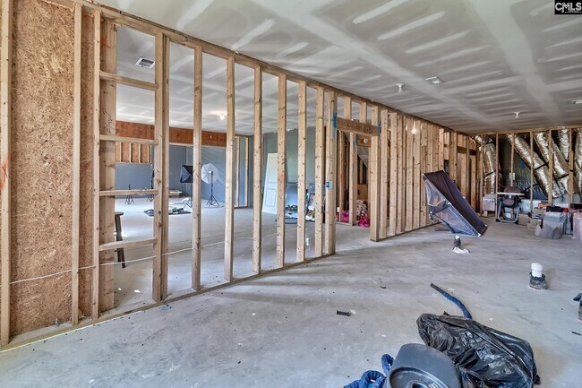 Building Photo - 558 Mahonia Rd
