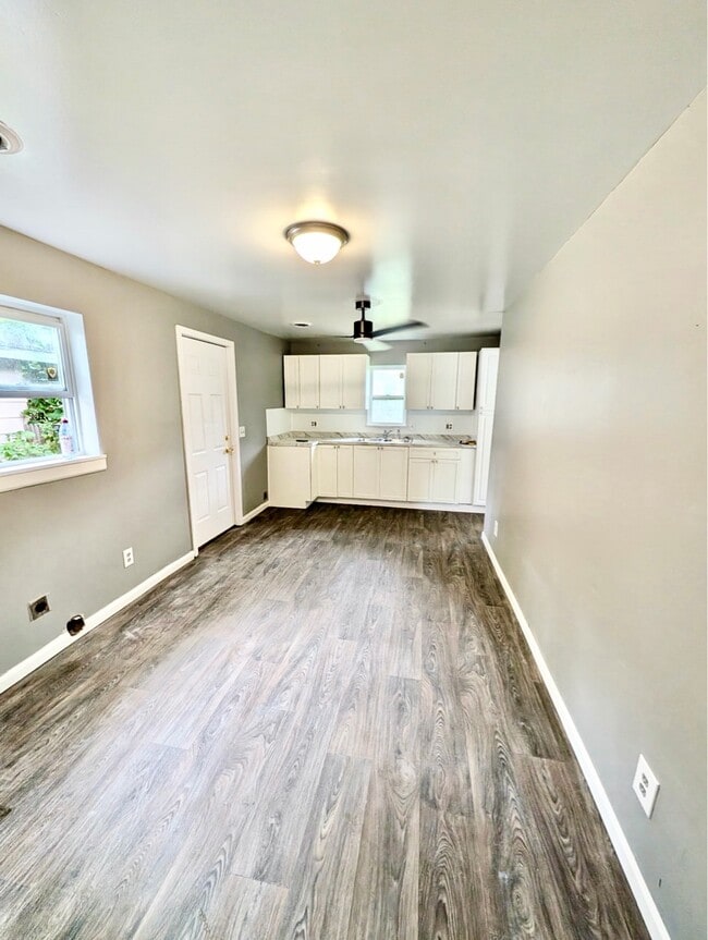 Building Photo - 3909 W Kearsley St