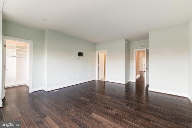 Building Photo - 44752 Tiverton Sq