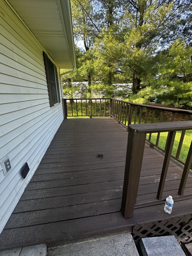 Building Photo - 106 Sharon Dr