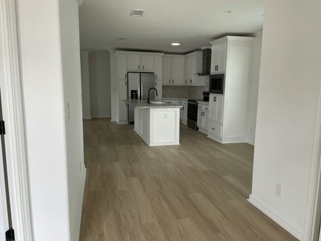 Building Photo - 748 Arbor Estates Way