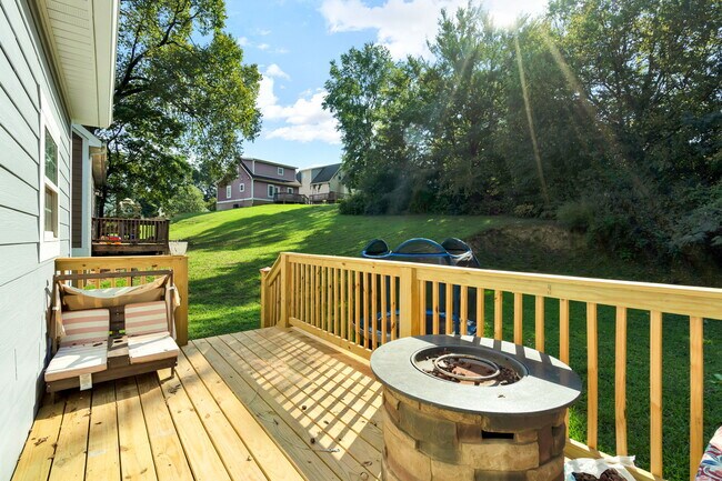 Building Photo - 122 Neely Cir NE