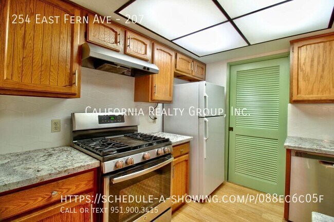 Building Photo - 254 E Fern Ave
