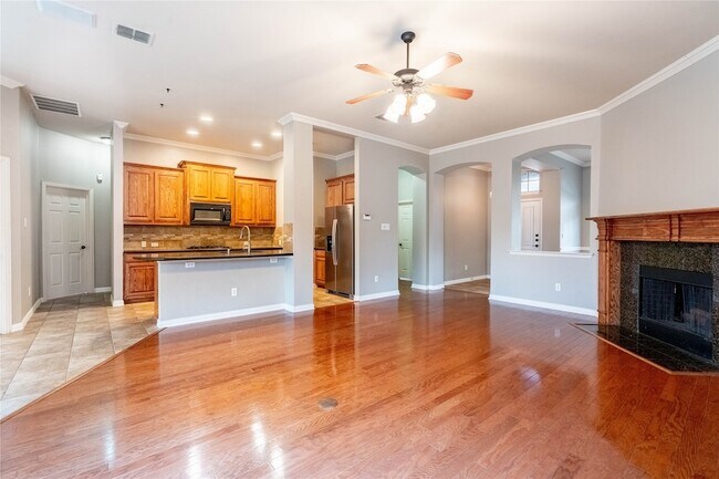 Building Photo - 935 Panther Ln
