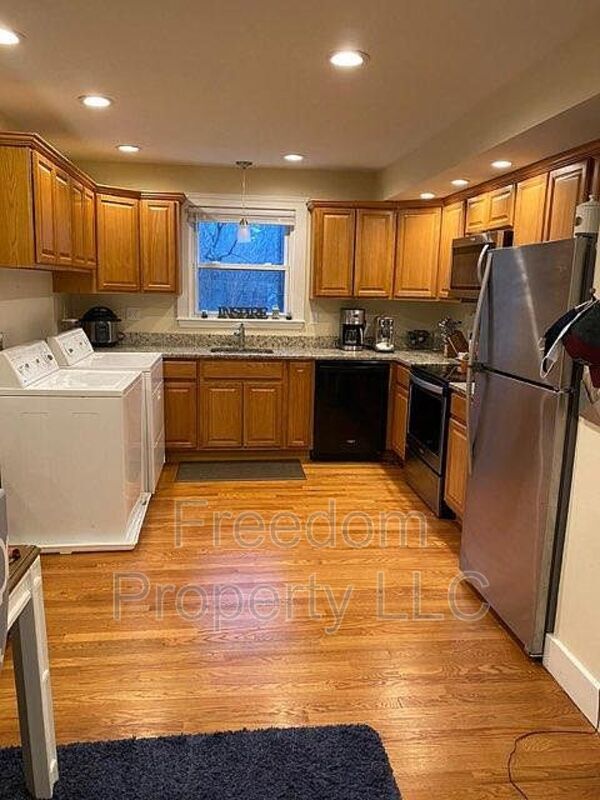 Building Photo - 18 Canal St