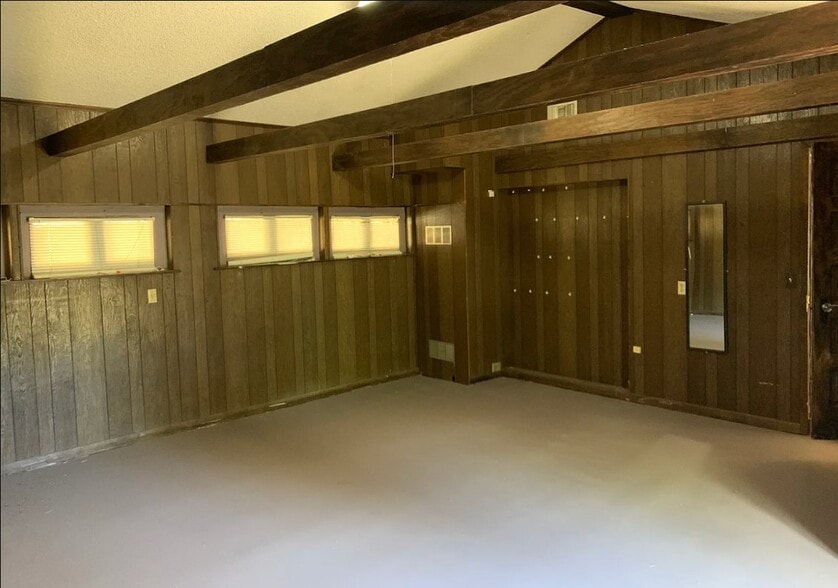 Building Photo - 244 W Hermosa