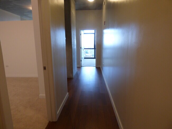 Building Photo - 235 W Van Buren St