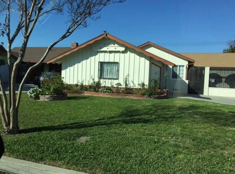 Building Photo - 10063 Faywood St