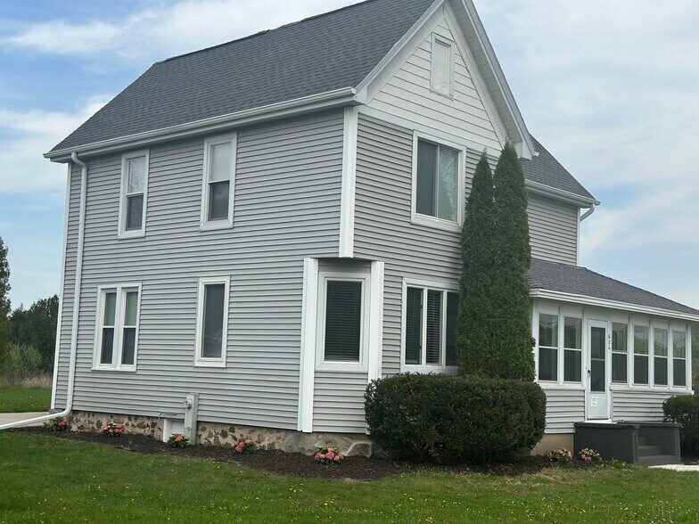 Primary Photo - 626 Hillside Rd